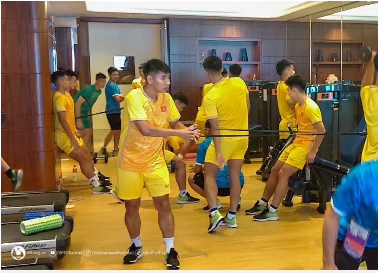 Olympic Việt Nam tập hồi phục tại khách sạn Thường Châu- TQ