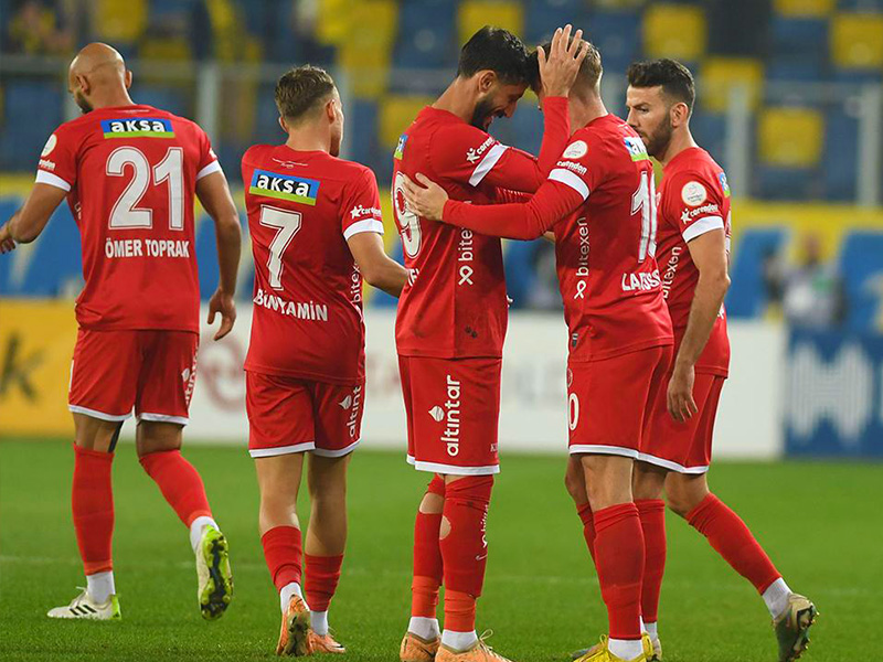 Soi kèo Hatayspor vs Antalyaspor lúc 0h00 ngày 1/12/2023